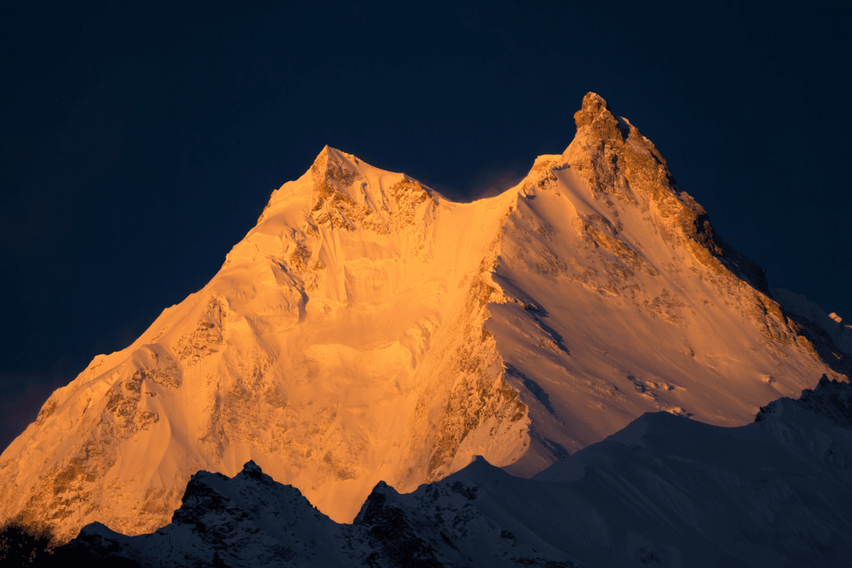 Manaslu Circuit Trek – 14 Days Full Package
