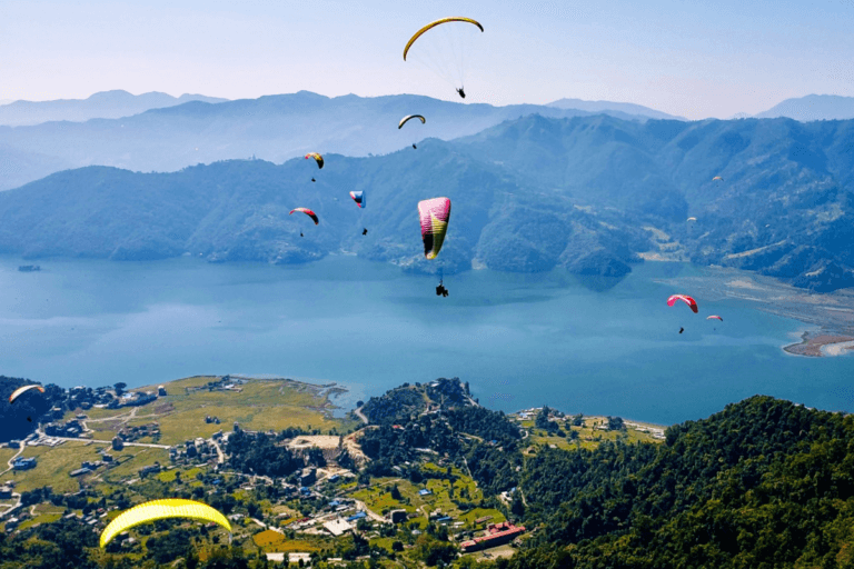 Pokhara, Phewa lake, Paragliding