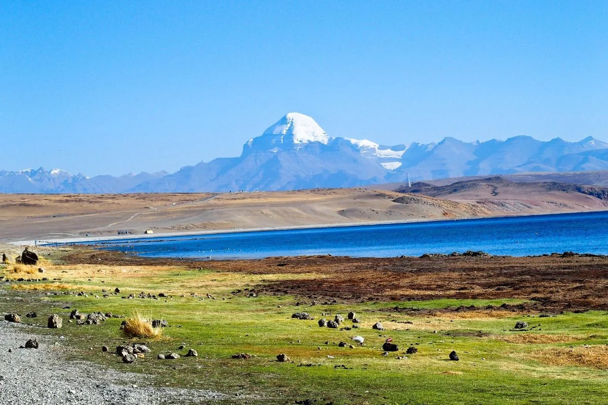 Lake Mansarover, mount kailash in Background